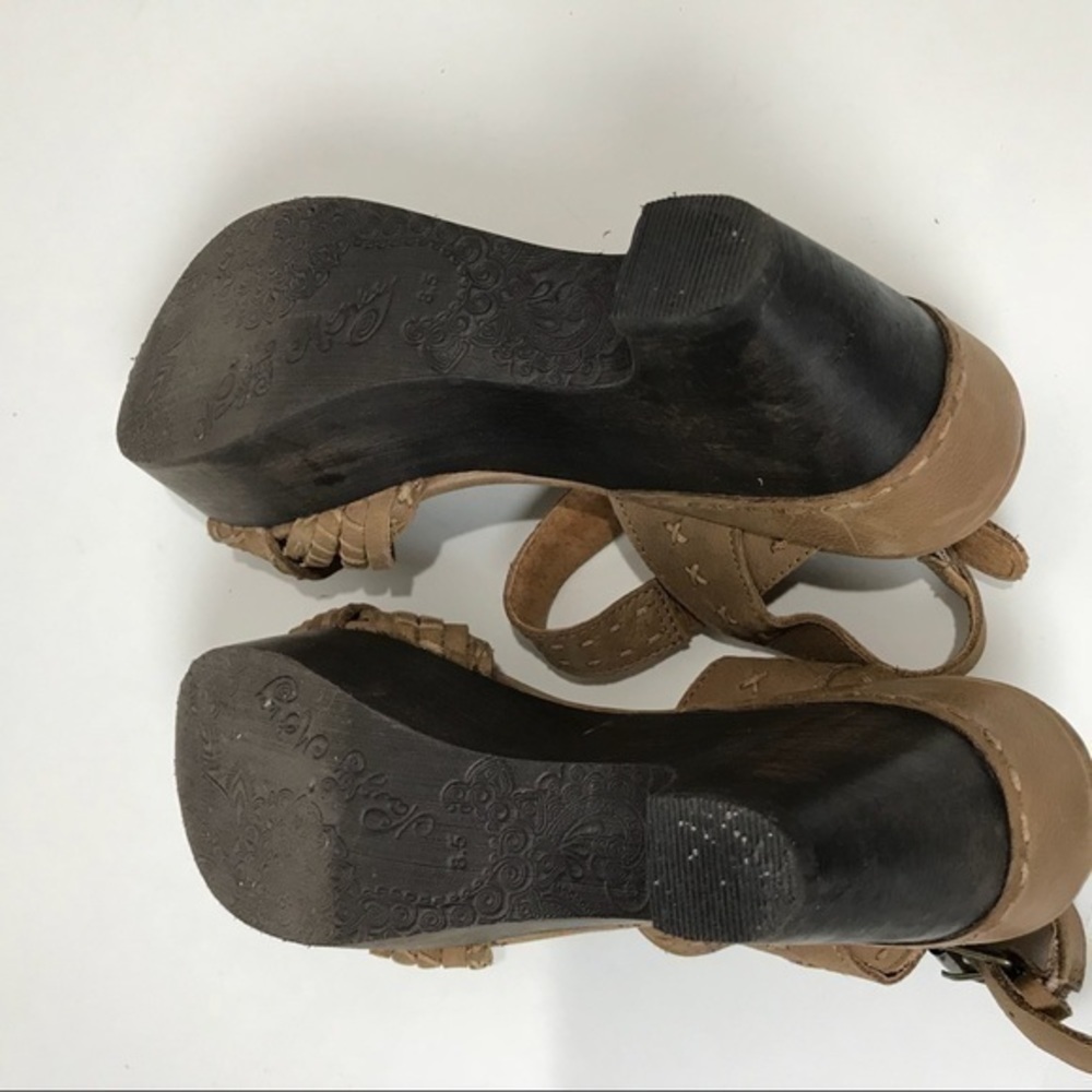 Naughty monkey Calla platform Size 8.5 - Picture 5 of 6